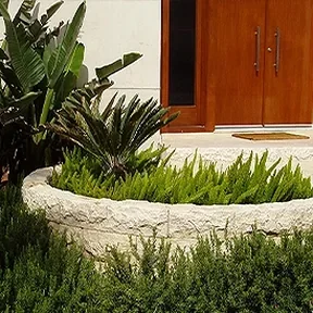Manhattan Beach travertine garden wall